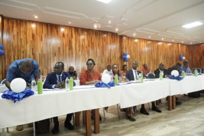 Agrandir l'image 12 sur 18, fenêtre modale